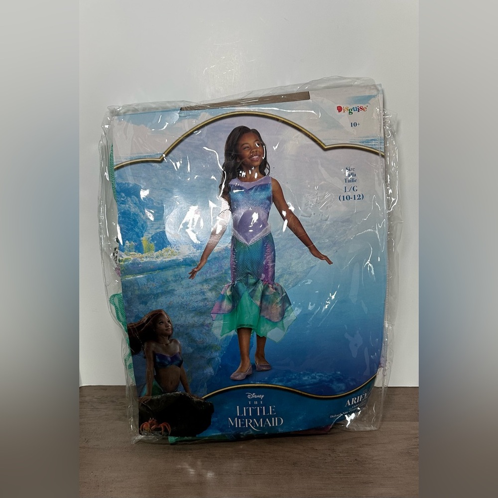 Disney Little Mermaid Ariel Halloween Costume With‎ Crown Girls Large.